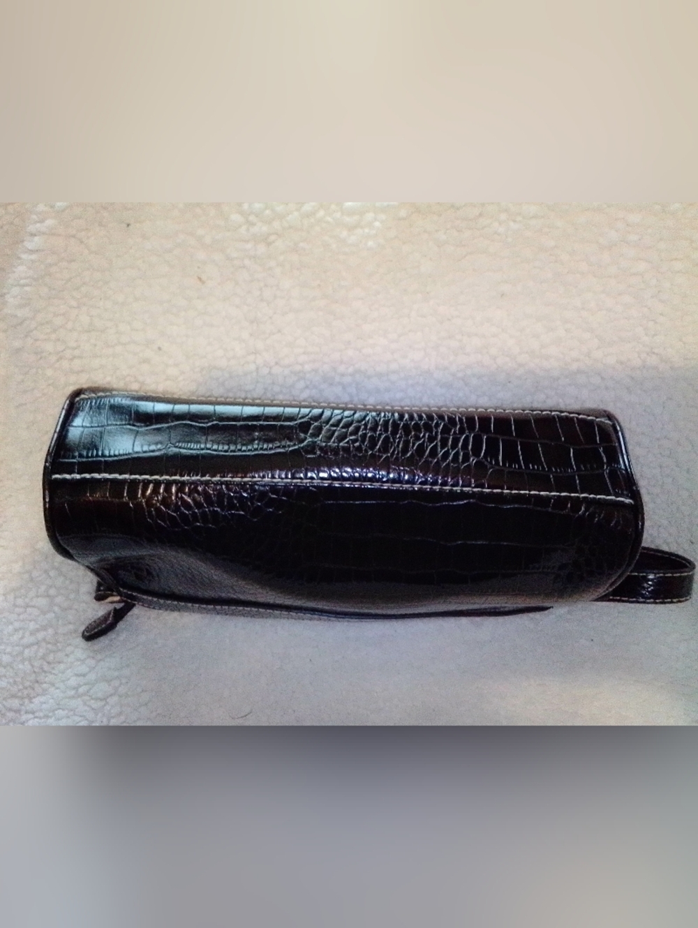 Croc-Embossed Glossy Black Wristlet Clutch - Picture 4 of 7
